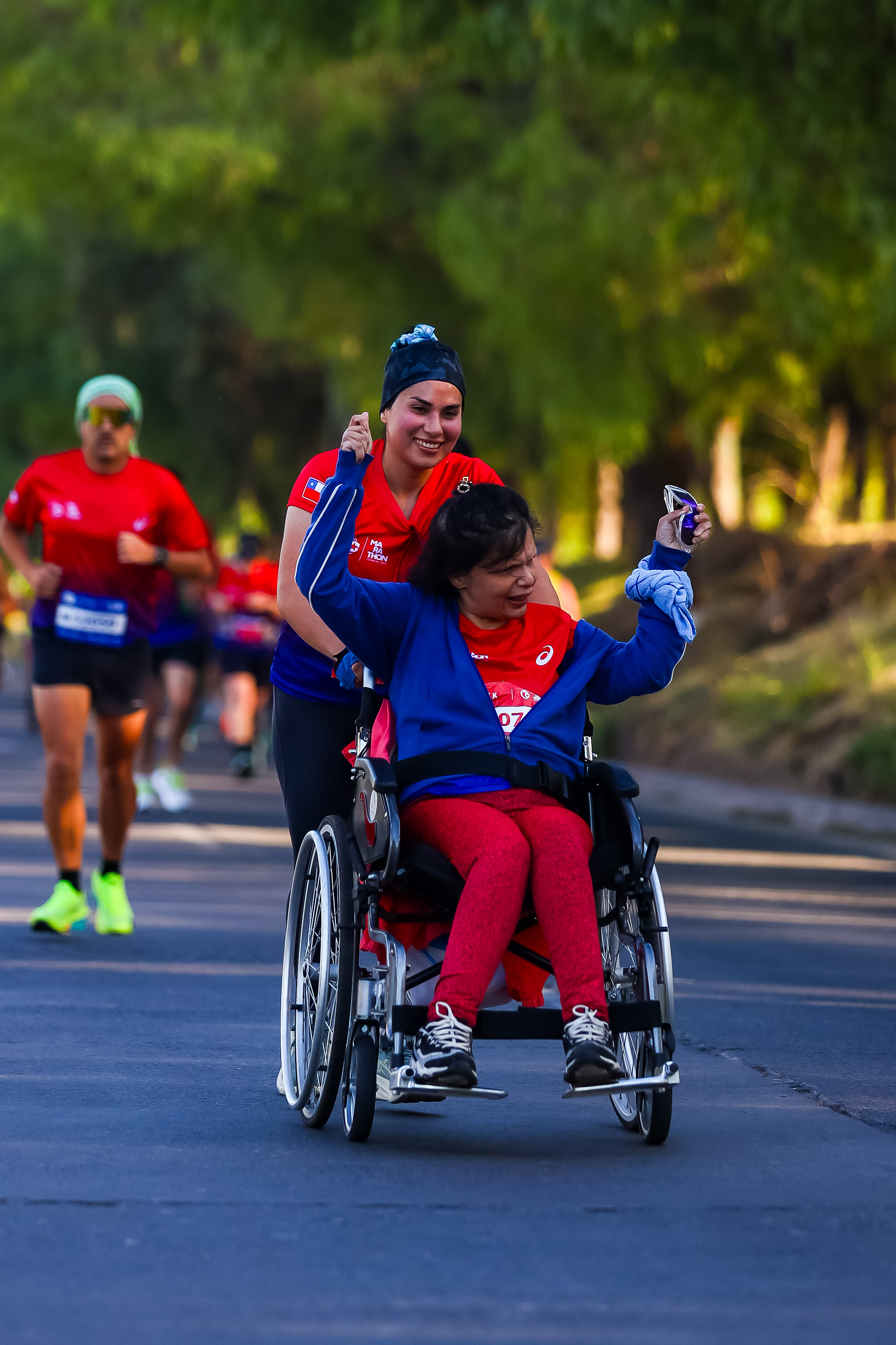 Corredores de todas las capacidades en el Marathon Fedachi